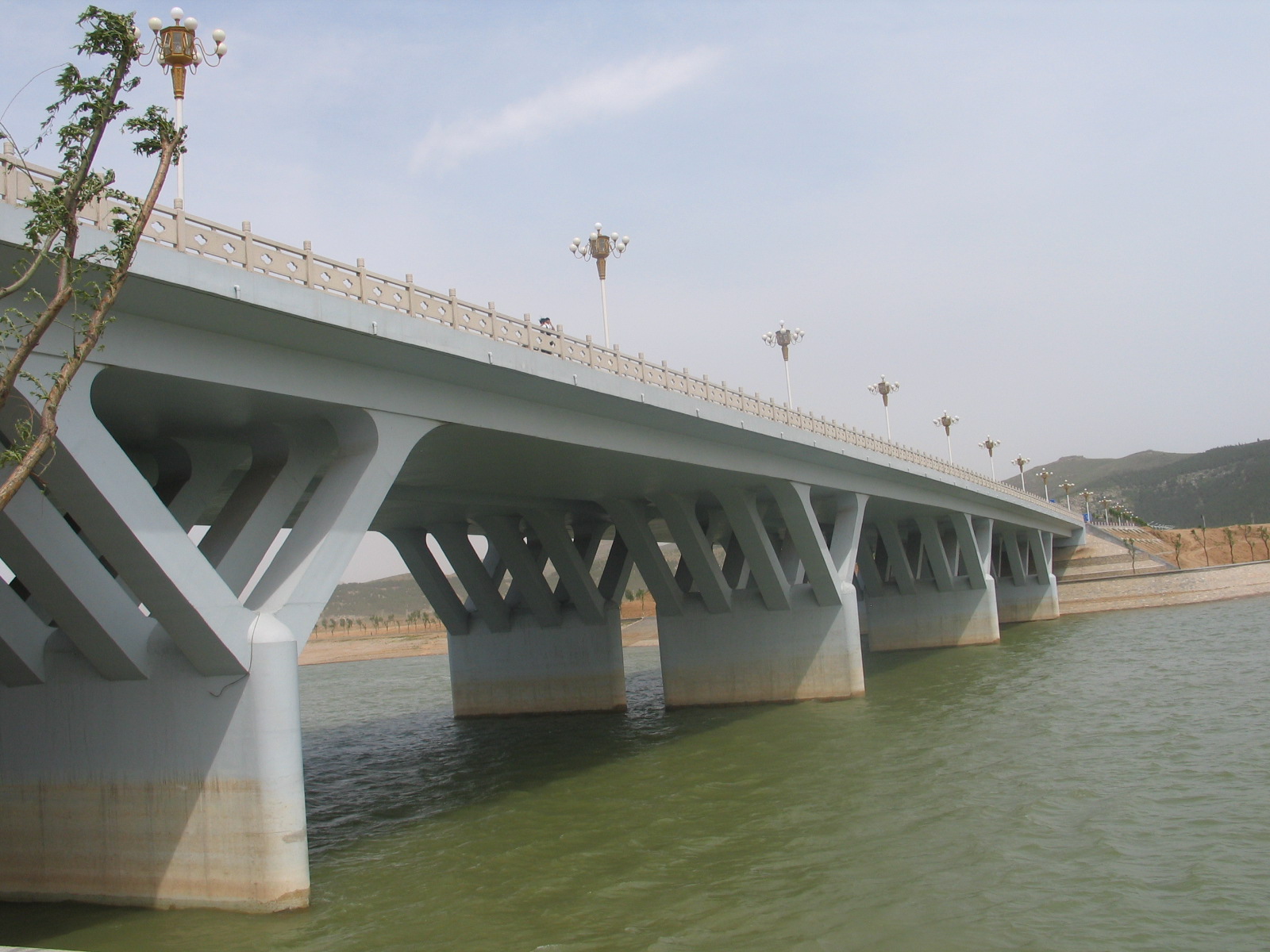 濟南市西區(qū)東風(fēng)水庫大橋工程